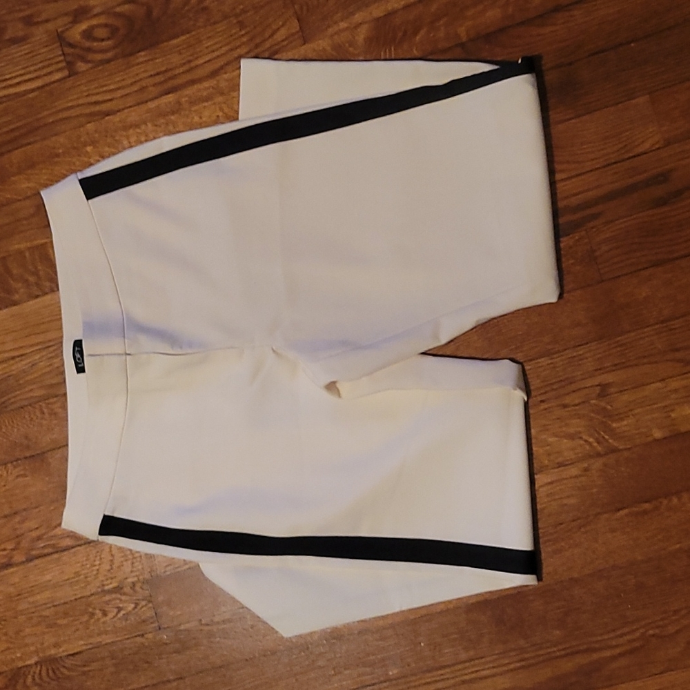 loft, size 6, cream/black